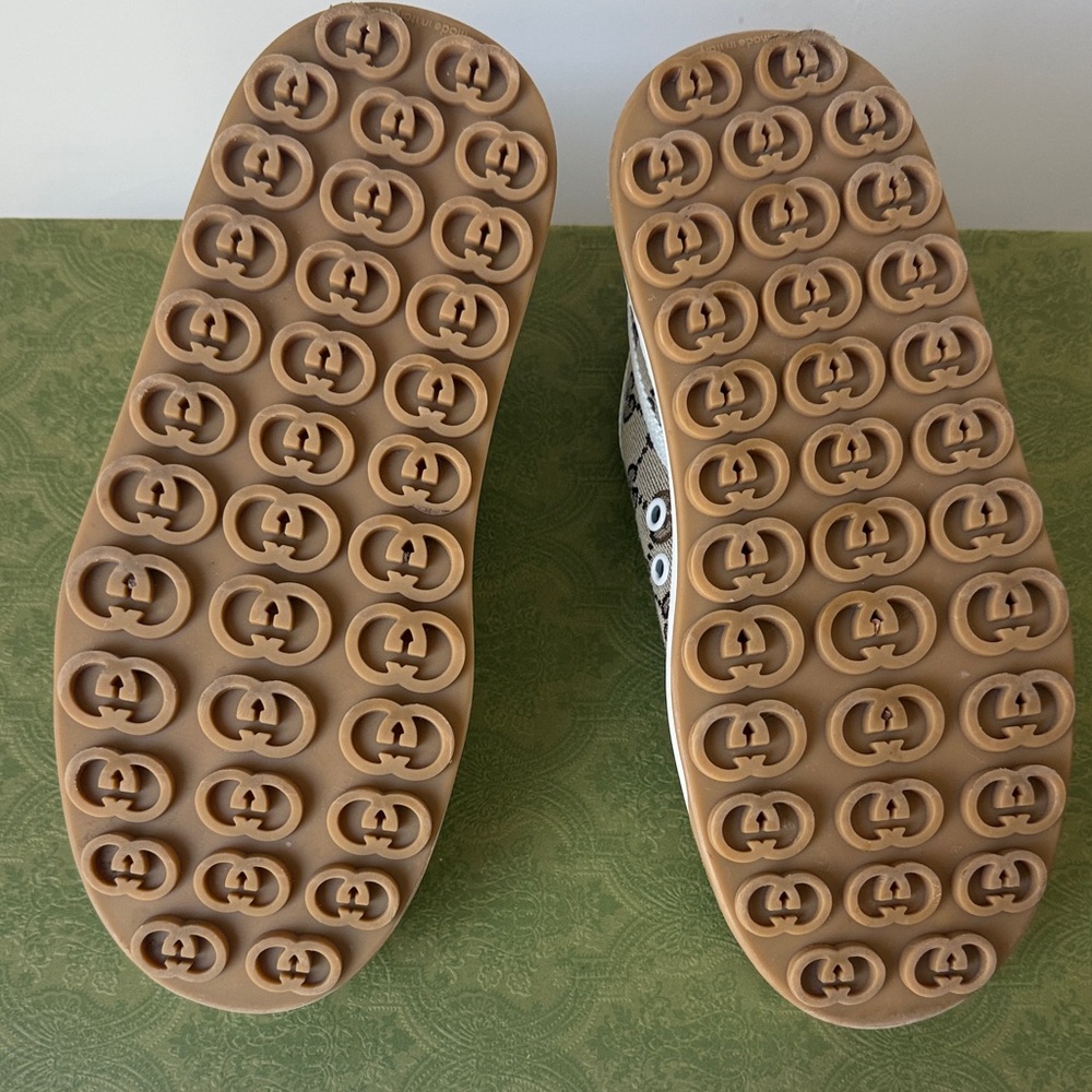 Gucci Women's Tan and White Sneakers - Picture 4 of 9